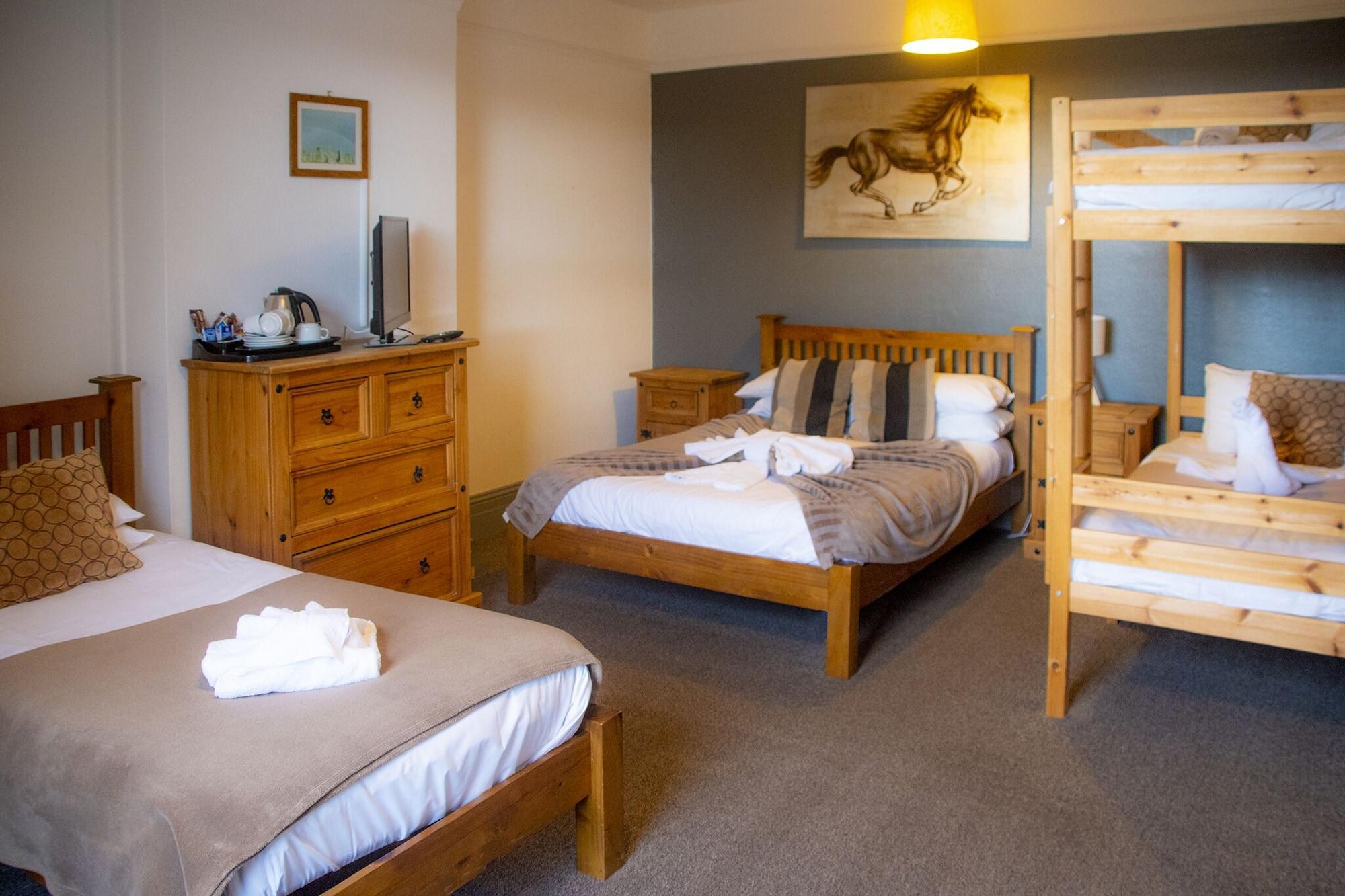 Stonehenge Inn&Shepherd's Huts Bulford Exterior foto