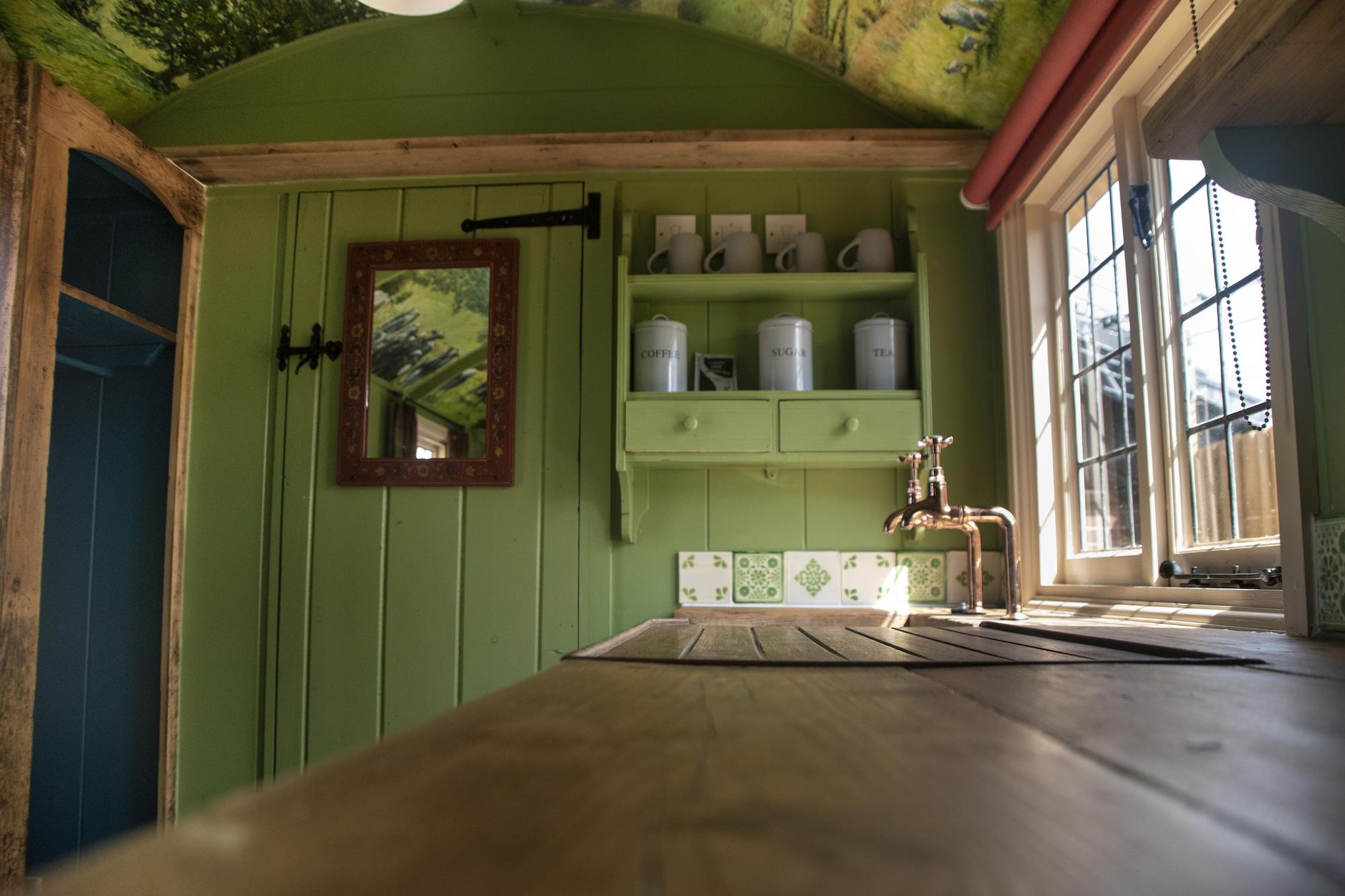 Stonehenge Inn&Shepherd's Huts Bulford Exterior foto