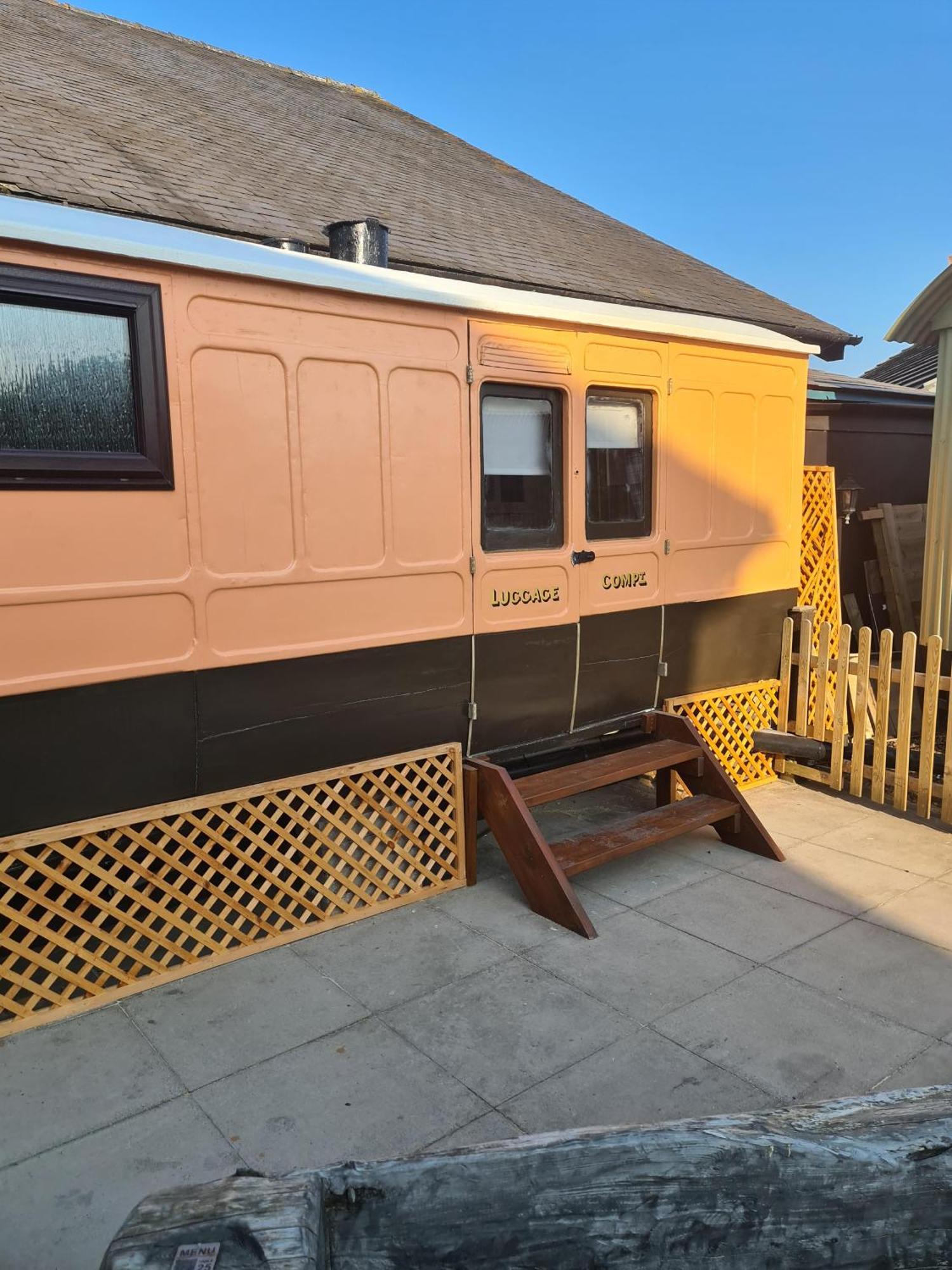 Stonehenge Inn&Shepherd's Huts Bulford Zimmer foto