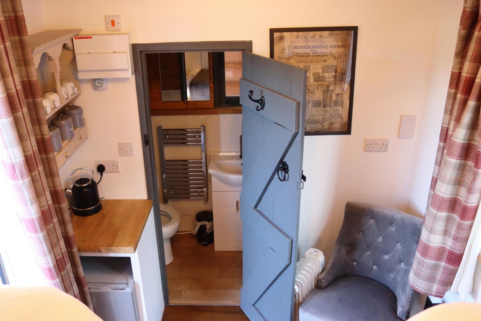 Stonehenge Inn&Shepherd's Huts Bulford Zimmer foto