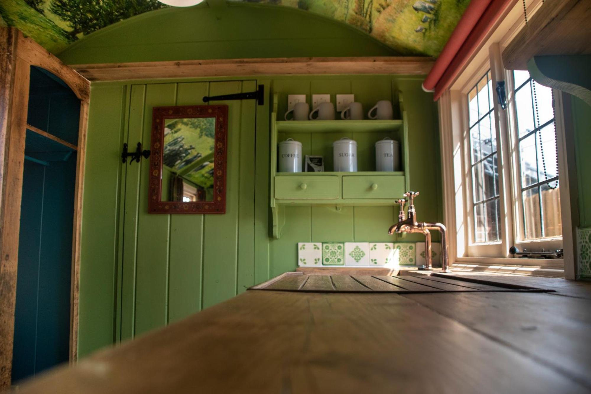 Stonehenge Inn&Shepherd's Huts Bulford Zimmer foto